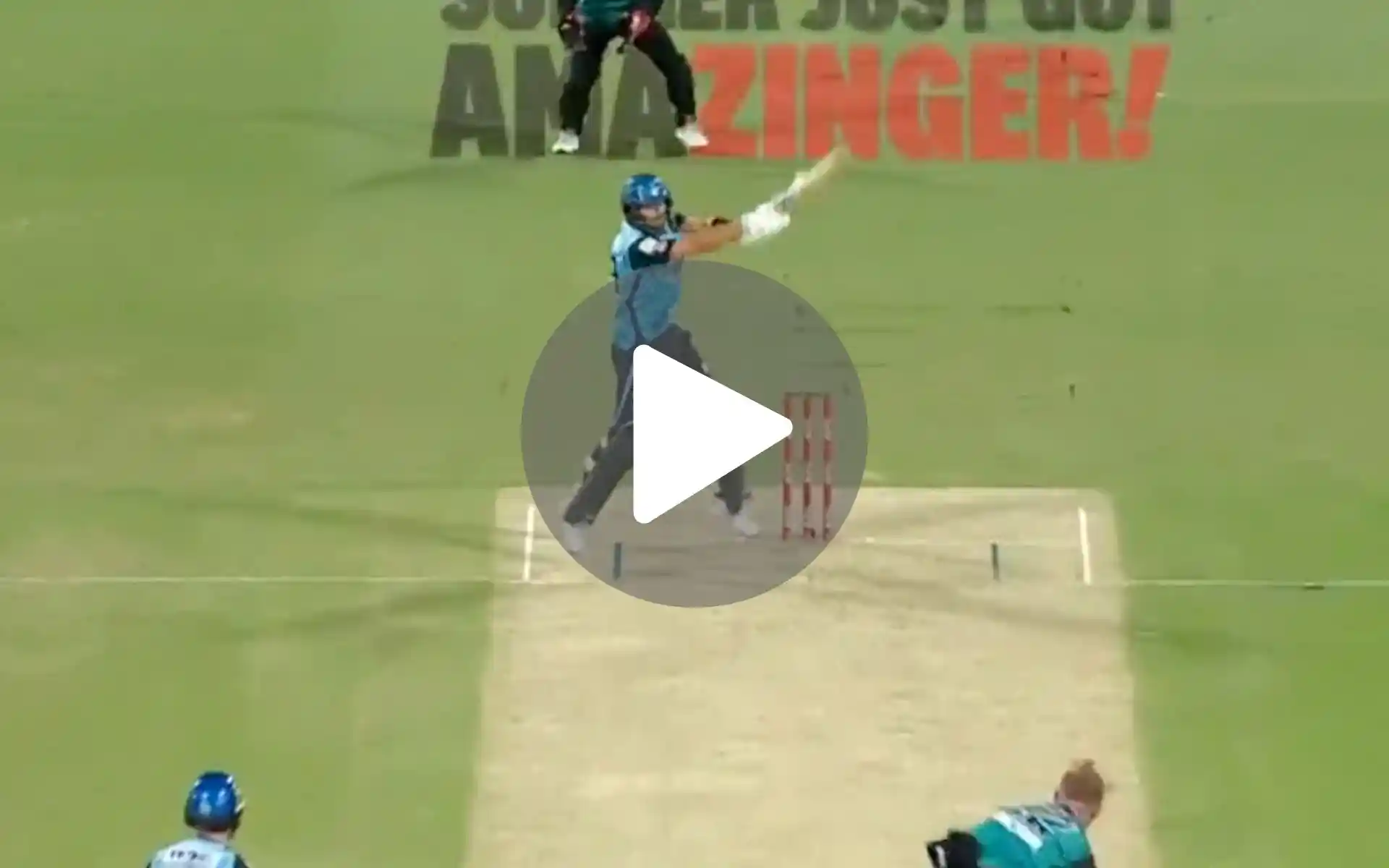 [Watch] Alex Ross Pulls Off 'Out Of The Playbook Shot' Vs Brisbane Heat In BBL 14